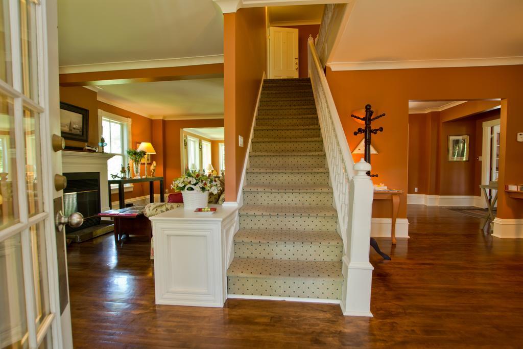 Auberge la Raveaudière North Hatley Extérieur photo