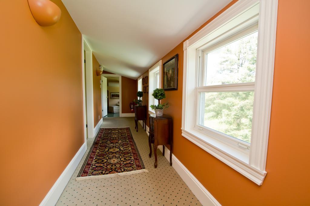 Auberge la Raveaudière North Hatley Extérieur photo