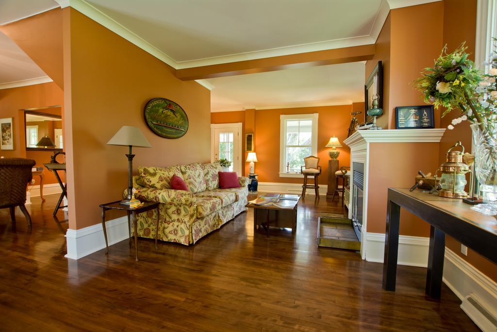 Auberge la Raveaudière North Hatley Extérieur photo
