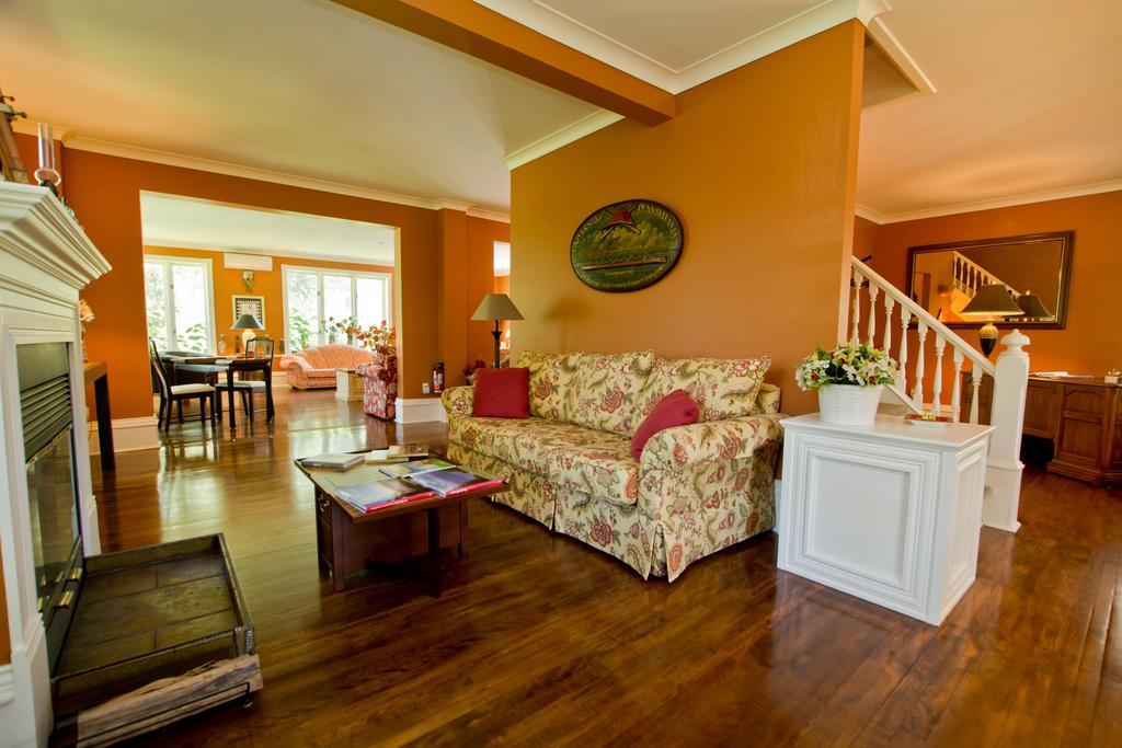 Auberge la Raveaudière North Hatley Extérieur photo